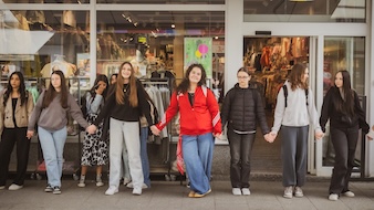 Menschenkette Innenstadt 21.03.2025 (c) Corinnna Bosselmann / COB24