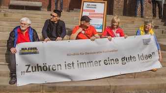 Menschenkette Innenstadt 21.03.2025 (c) Corinnna Bosselmann / COB24