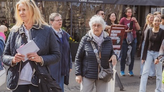 Menschenkette Innenstadt 21.03.2025 (c) Corinnna Bosselmann / COB24